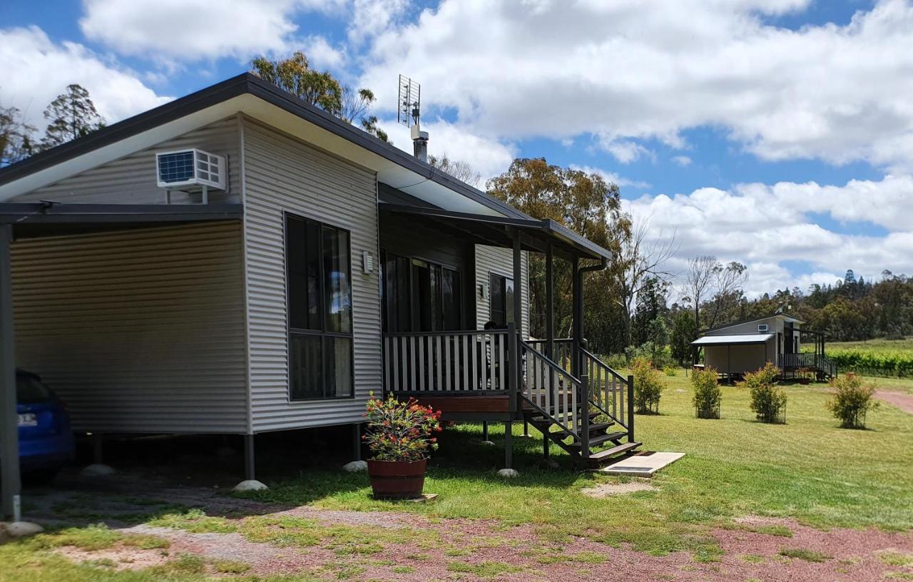 Just Red Wines Cabins Ballandean Exterior photo